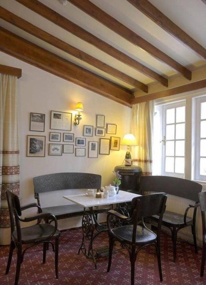 New Helvetia Hotel Platres Restaurant photo
